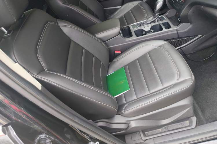 Used Ford Kuga 2019 EcoBoost 180 Two-Wheel-Drive Platinum Edition China VI Standard Right Front Seat