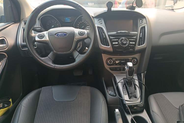 Used Ford Focus 2012 Sedan 1.6L Automatic Fashion Edition
