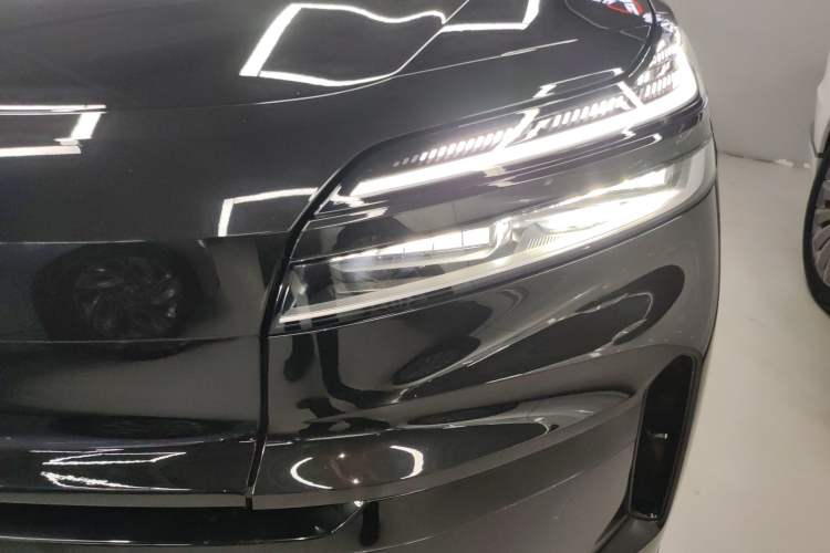 Used ONVO Luxeed L90 2025 Model—Ultra Six-Seater Version
