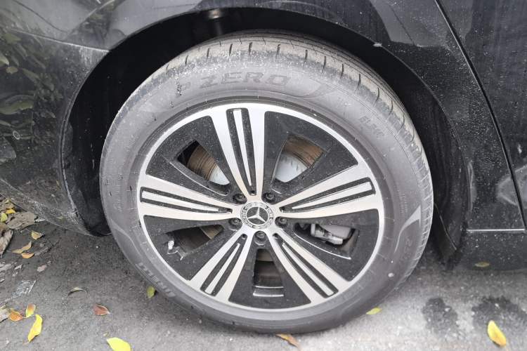 Used Mercedes-Benz EQE 2025 500 4MATIC Pioneer Edition Right Rear Wheel Hub