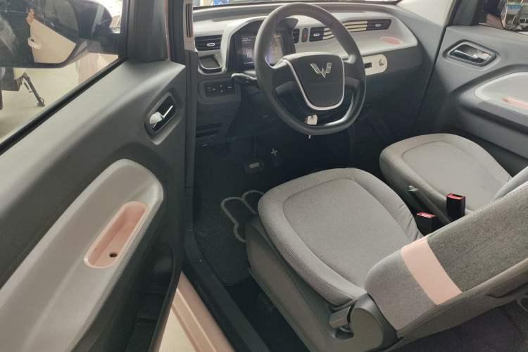 Used Wuling Hongguang MINIEV 2022 Macaron Premium Model – Lithium Iron Phosphate