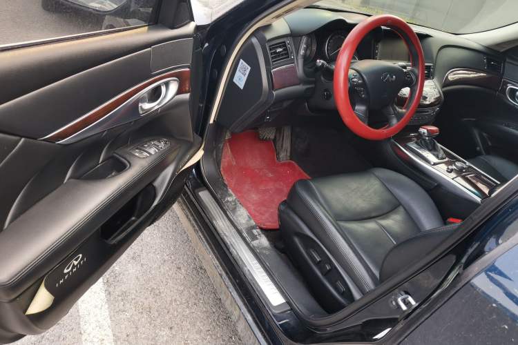 Used Infiniti Q70 2017 Q70L 2.5L Enjoyment Edition
