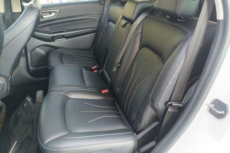 Used Ford Edge 2021 PLUS EcoBoost 245 Two-Wheel-Drive Titanium 7-Seater
