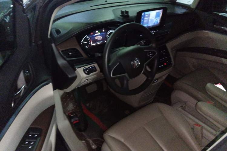 Used Buick GL8 2022 Land Cruiser Executive Class 652T Comfort Model
