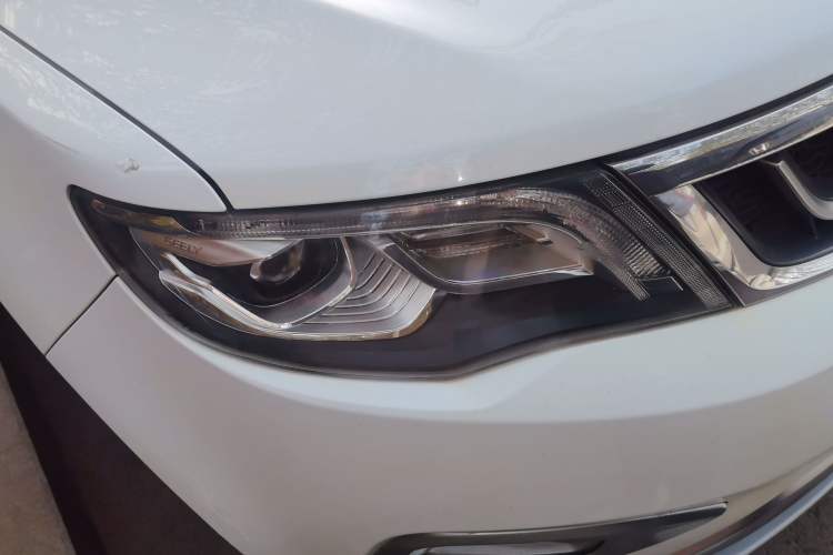 Used Geely Auto Emgrand X7 Sport 2016 1.8TD Automatic Smart Model Right Front Headlight