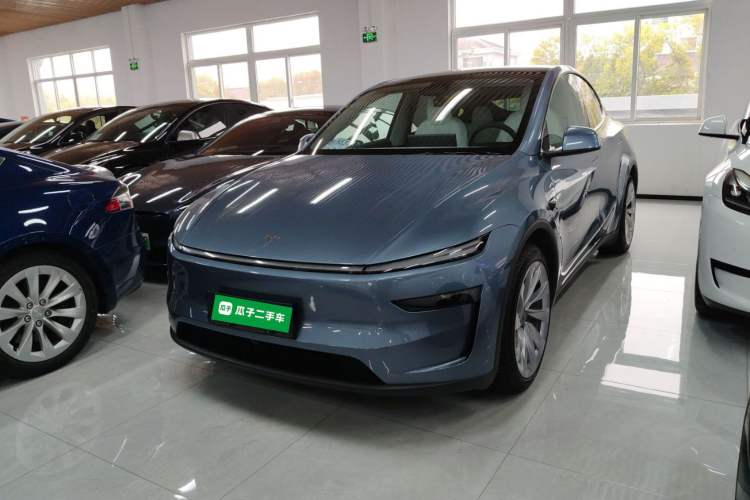 Used Tesla Model Y 2025 Rear-Wheel-Drive Version