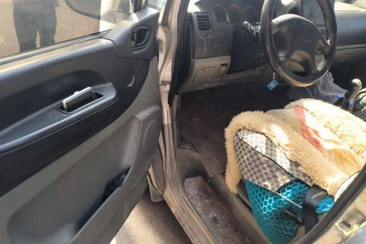 Used FORTHING Lingzhi 2013 M5 Q7 2.0L 7-Seater Long-Wheelbase Comfort Model