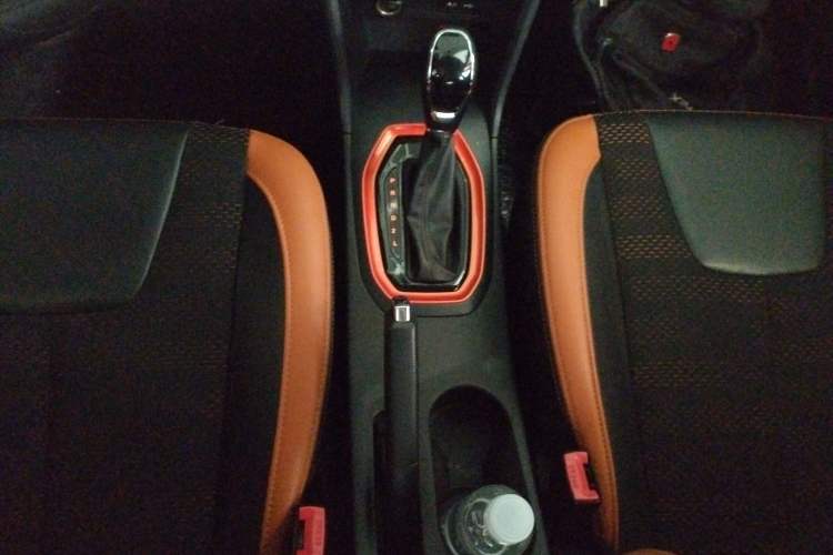 Used Chery Tiggo 3X 2017 1.5L Automatic Fashion Edition Gear Lever