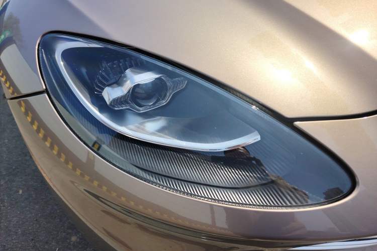 Used AstonMartin DBX 2022 3.0T STRAIGHT-SIX Right Front Headlight