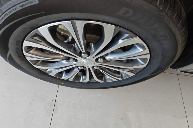 Used Buick GL8 2023 Land Executive Class Comfort Model