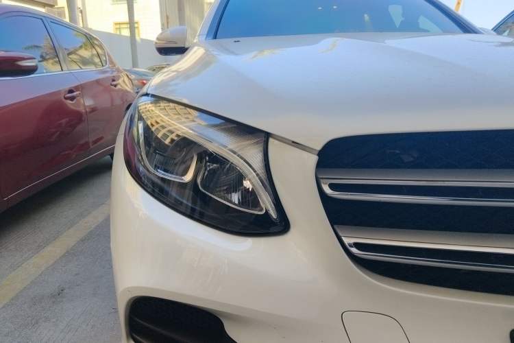 Used Mercedes-Benz GLC 2018 GLC 260 4MATIC Luxury Model

