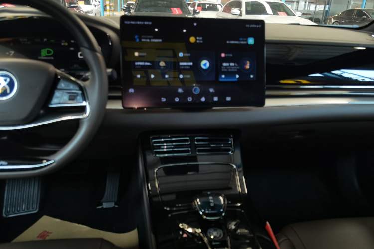 Used BYD Han 2020 DM Four-Wheel Drive Performance Edition Luxury Model
