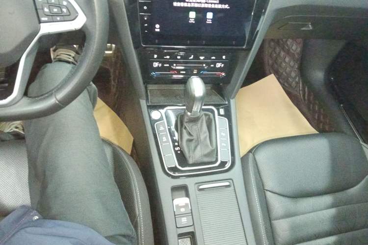 Used Volkswagen FAW-Volkswagen CC 2024 Estate Car 380TSI Hunter's Heart Edition Gear Lever