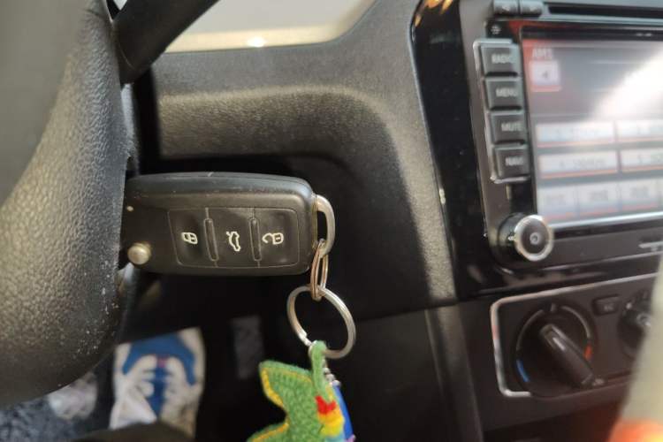 Used Volkswagen Jetta 2015 1.6L Manual Comfort Model
