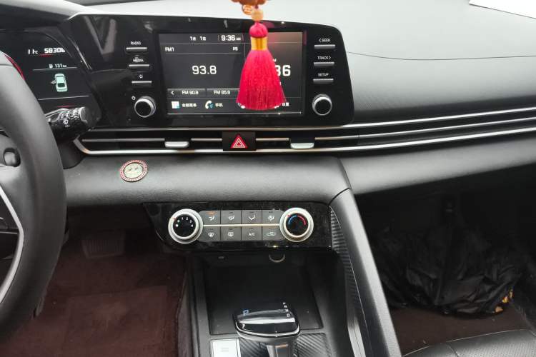 Used Hyundai Elantra 2022 1.5L CVT GLX Elite Edition Audio And AC Panel