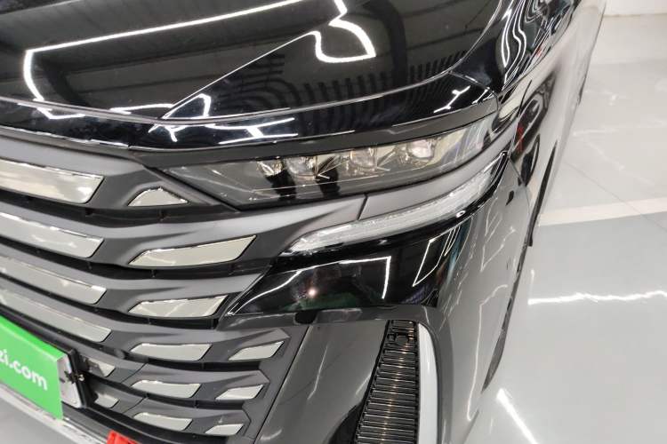 Used Toyota Vellfire 2024 Crown Dual-Engine 2.5L Ultimate Edition