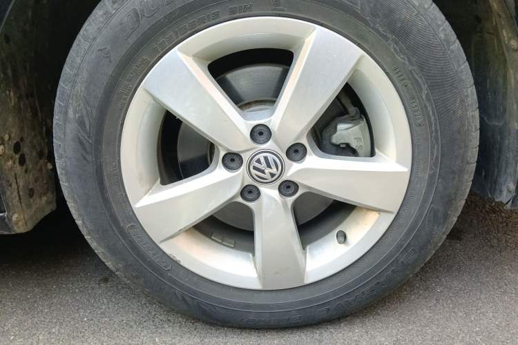 Used Volkswagen Lavida 2019 Lavida Start 1.5L Automatic Trendy Version China VI Standard Right Front Wheel Hub
