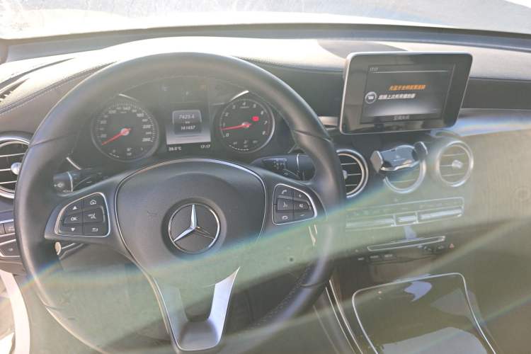 Used Mercedes-Benz GLC 2017 GLC 260 4MATIC Luxury Model