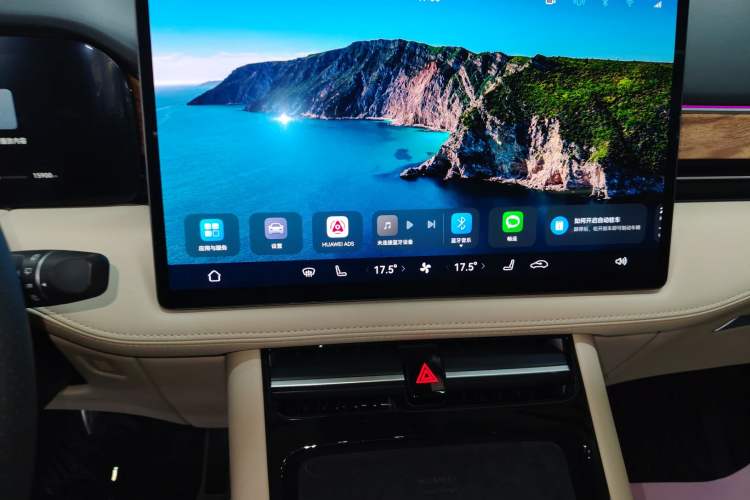 Used Hima AITO M5 2023 Pure Electric Rear-Drive Intelligent Driving Version Audio And AC Panel