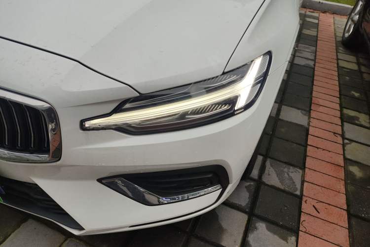 Used Volvo S60 2024 B4 Zhiyi Luxury Edition Left Front Headlight