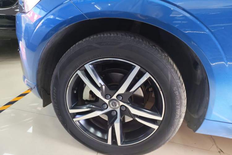 Used Volvo XC60 2018 T5 4x4 Smart & Sporty Edition Exterior 4