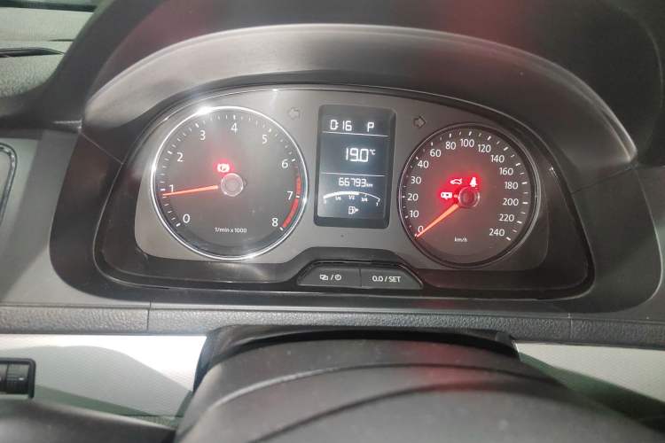 Used Volkswagen Gran Lavida 2013 1.6L Automatic Comfort Model Instrument Cluster