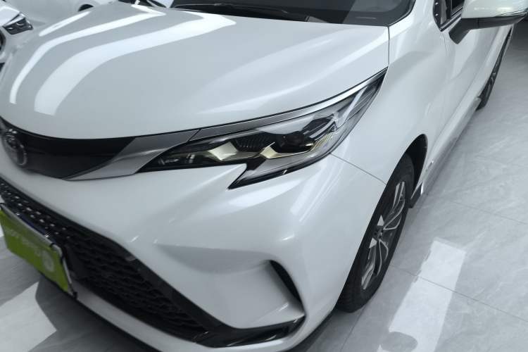 Used Toyota Granvia 2024 2.5L Hybrid Luxury Edition