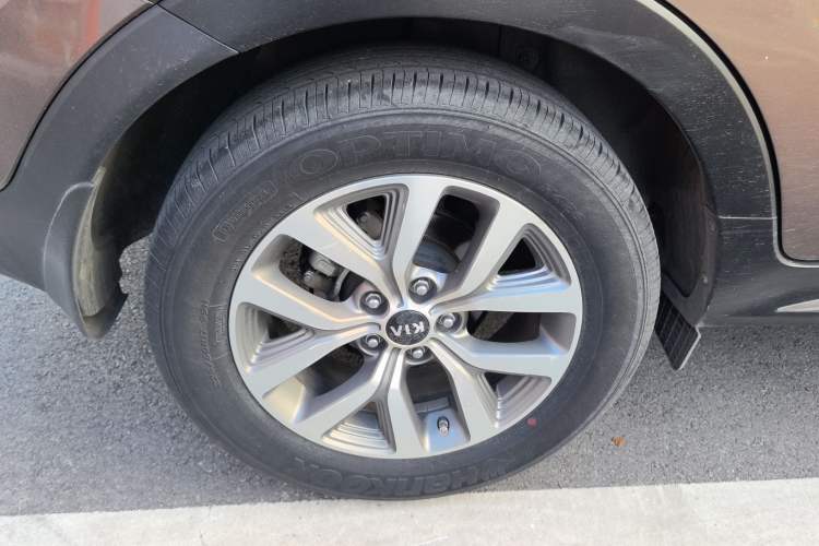 Used Kia Sportage R 2015 2.0L Manual Two-Wheel Drive GLS Trim