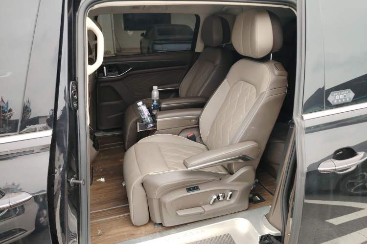 Used Volkswagen Viloran 2022 380TSI Prestige Edition Interior 4