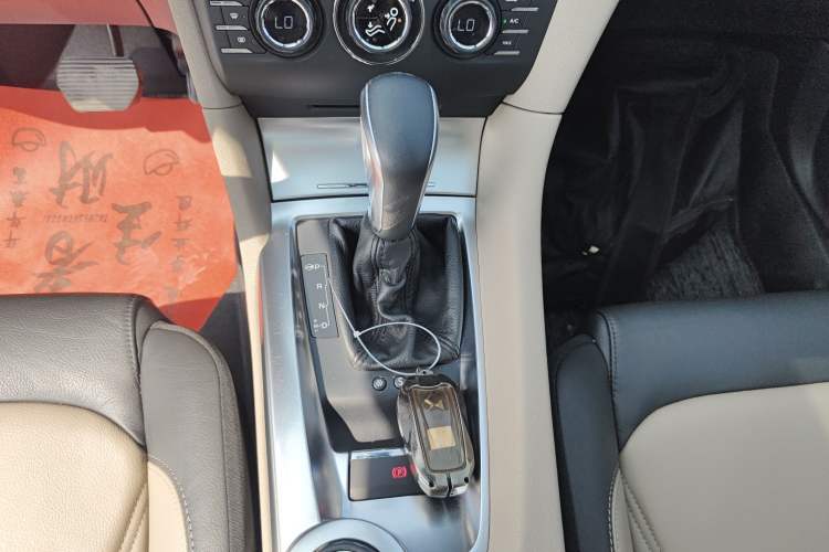 Used DS 6 2016 1.6T Luxury Edition THP160