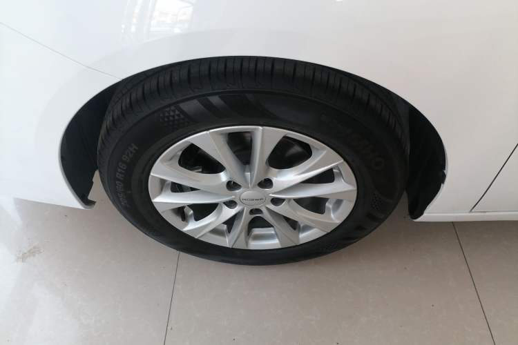 Used Roewe i5 2026 Model 1.5L Manual Comfort Version Left Front Wheel Hub