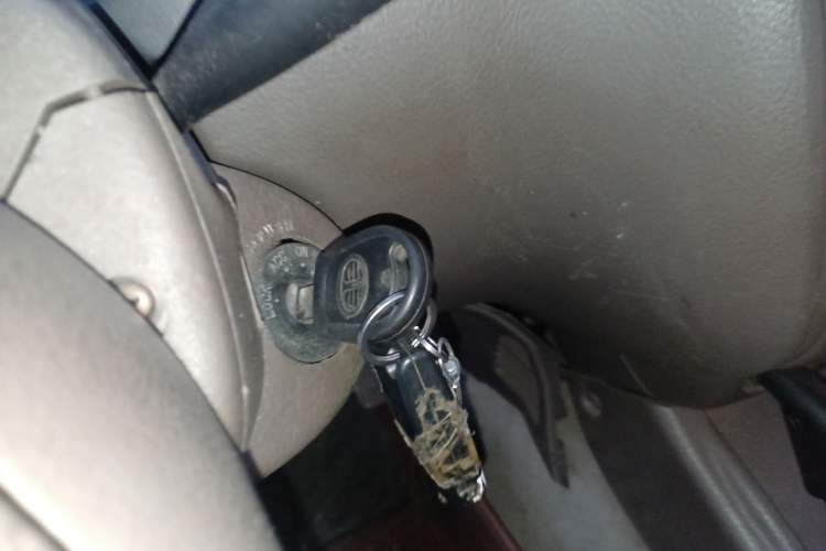 Used FAW Senya M80 2011 1.3L Manual 7-Seater
