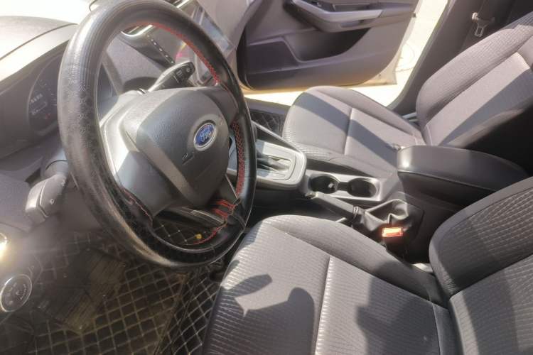 Used Ford Escort 2019 Revised 1.5L Automatic ZhiXiang Version (Tire Pressure Monitoring) China VI Standard Left Front Seat