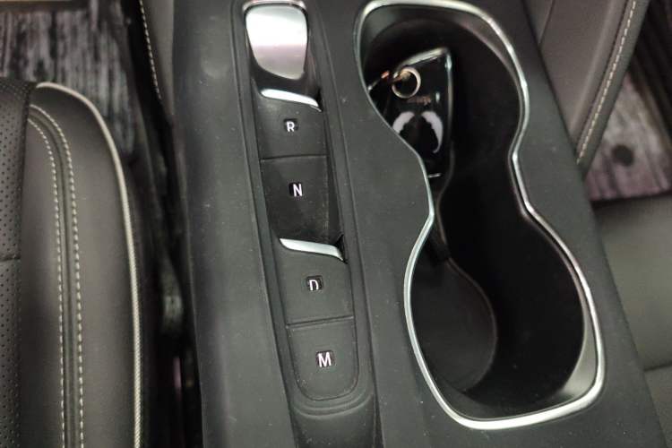 Used Buick Envision 2023 Encore Plus 652T Five-Seat Luxury Model
