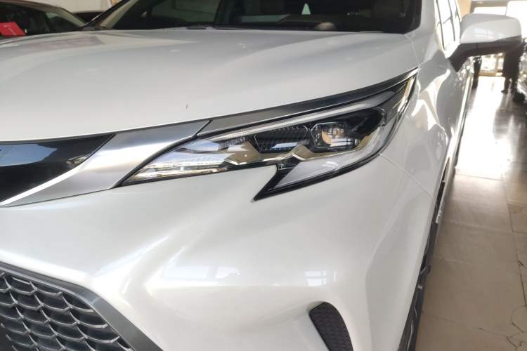 Used Toyota Granvia 2024 2.5L Hybrid Prestige PLUS Four-Wheel Drive Version Left Front Headlight