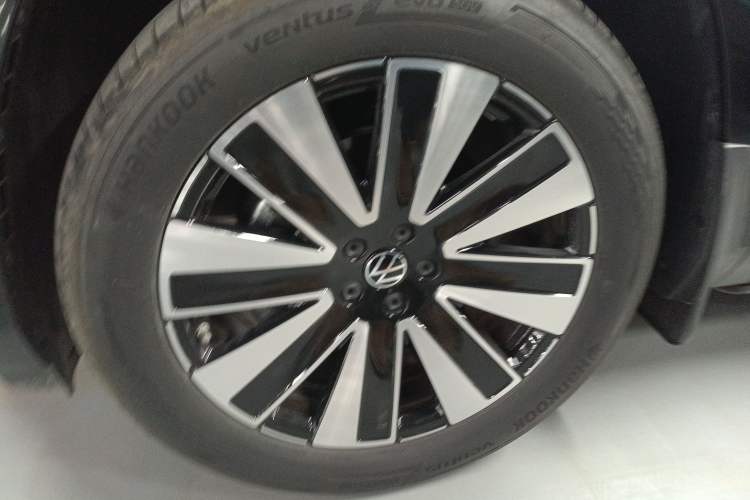 Used Volkswagen Teramont 2025 Tiguan Pro 450TSI 4Motion Crosswind Edition