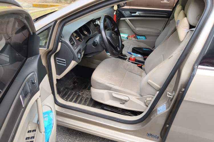 Used Volkswagen Golf 2016 230TSI Manual Comfort Version Left Front Seat