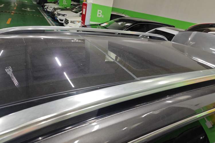 Used Ford Edge 2015 2.0T GTDi Two-Wheel-Drive High-Line Version