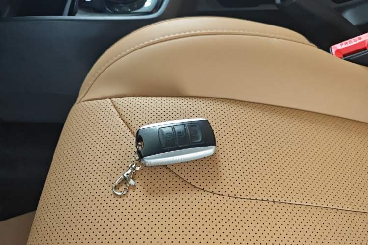 Used Dongfeng Fengon E380 2023 Standard Edition – Comfort Model 7 Seats
