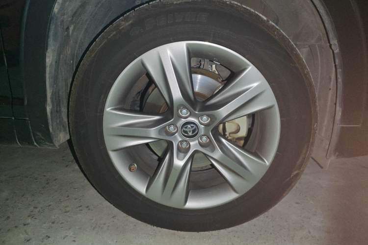 Used Toyota Highlander 2018 2.0T Four-Wheel Drive Prestige Version 7 Seats China V Emission Standard