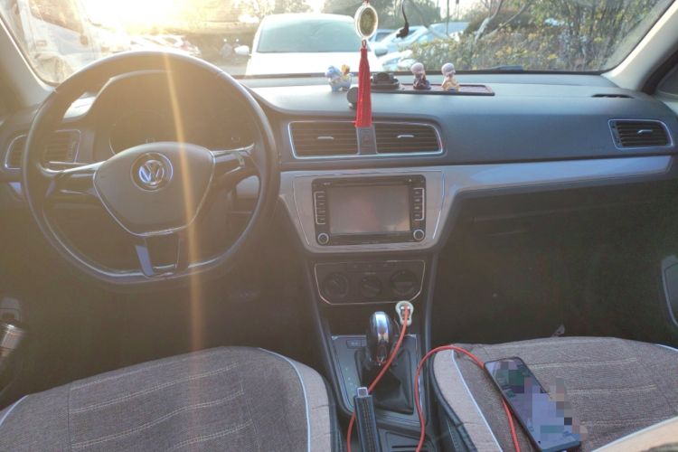 Used Volkswagen Lavida 2015 1.6L Automatic Comfort Edition Center Console