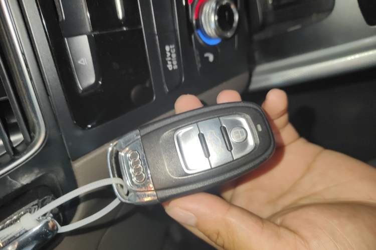 Used Audi Q5 2013 45 TFSI quattro Sport Edition Vehicle Key