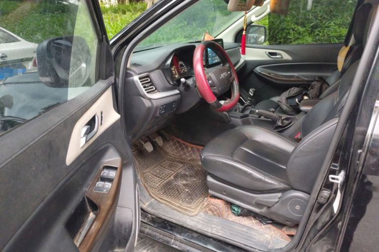 Used JMC Yuhu 7 2022 2.0T Manual Diesel Two-Wheel Drive Comfort Plus Long Wheelbase Driver Seat