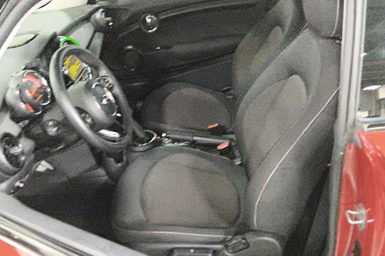 Used MINI MINI 2014 1.5T COOPER Fun
