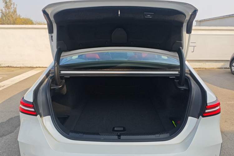 Used BMW i5 2024 eDrive 35L Luxury Package