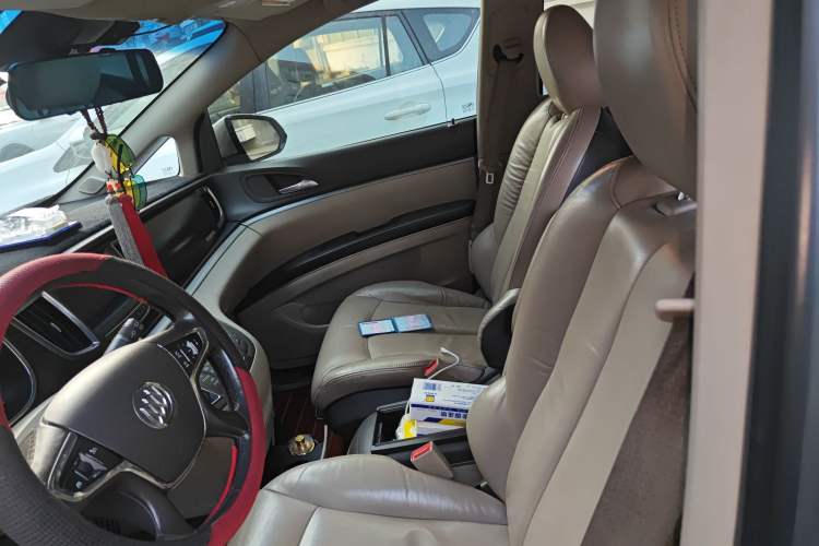 Used Buick GL8 2011 2.4L CT Luxury Business Comfort Edition
