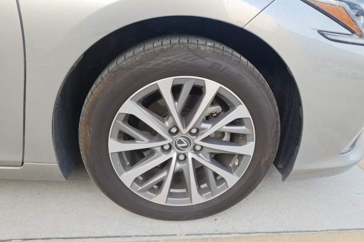 Used Lexus ES 2022 200 Excellence Edition
