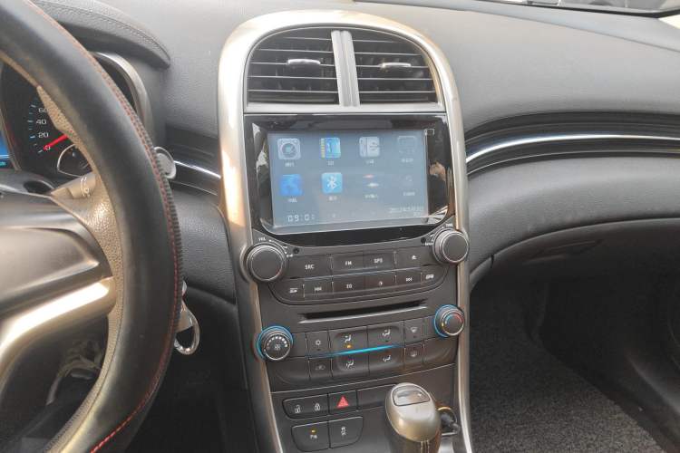 Used Chevrolet Malibu 2013 1.6T Automatic Comfort Edition Audio And AC Panel