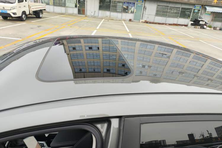 Used Geely Auto Emgrand 2023 4th Generation Champion Edition 1.5L CVT Prestige Model
