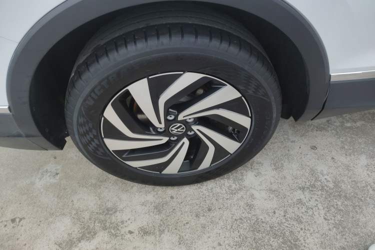 Used Volkswagen Tiguan L 2024 300TSI Automatic Two-Wheel Drive Smart Edition
